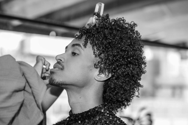 Portefeuilles pour homme : tendances et conseils 2025