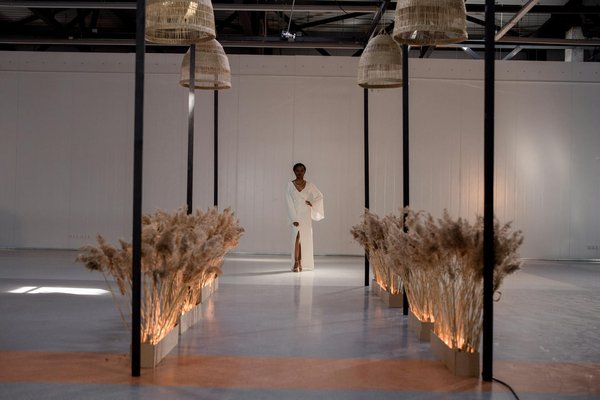 Comment Sublimer Votre Look Estival avec des Espadrilles Compensées : Secrets et Conseils de Style